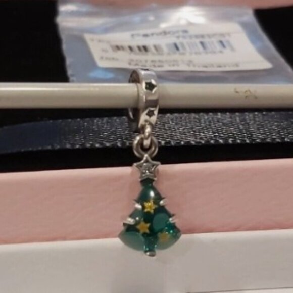 Authentic PANDORA STERLING SILVER SPARKLING CHRISTMAS TREE DANGLE 792983C01 - Picture 3 of 11